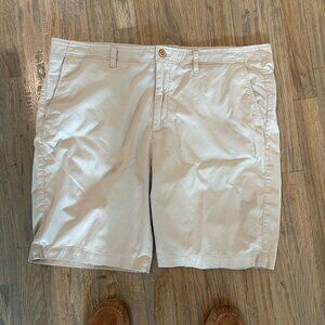 Men's Tailor Vintage Khaki Shorts Size 40